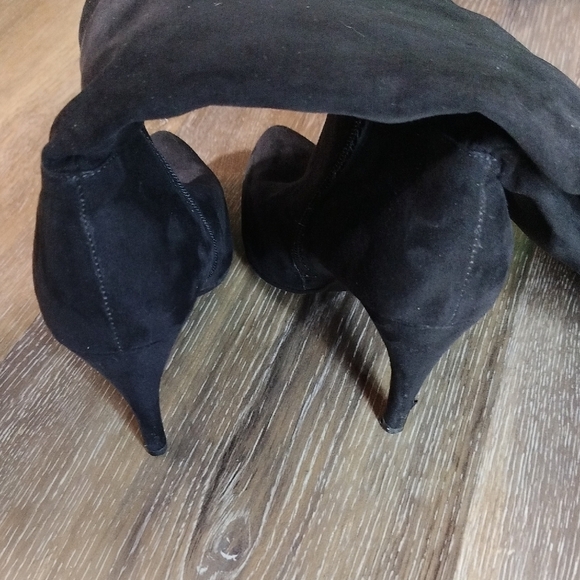 Custom Black Over the Knee Boots Sleek Suede Style - Picture 5 of 7